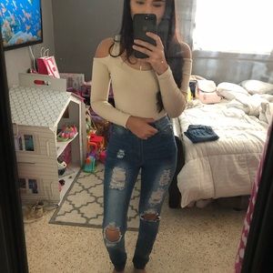 EXTRA high waisted ripped jeans